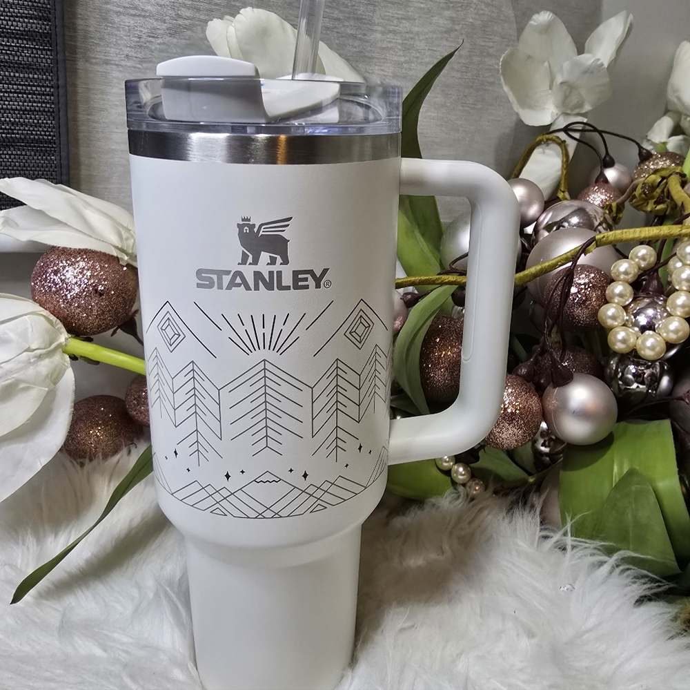 Stanley Limited Edition “Pale Stone Winterscape” 40oz Quencher Sold Out